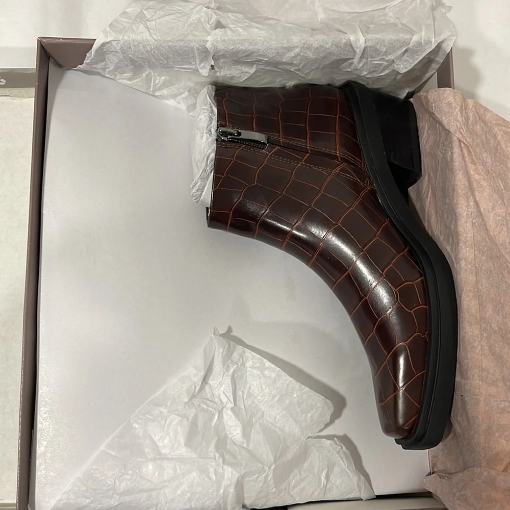 Franco Sarto Fina Western Bootie Mahogany Faux Leather Croc Size 6